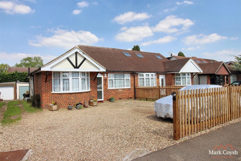 Nutcroft Grove, Fetcham, Leatherhead