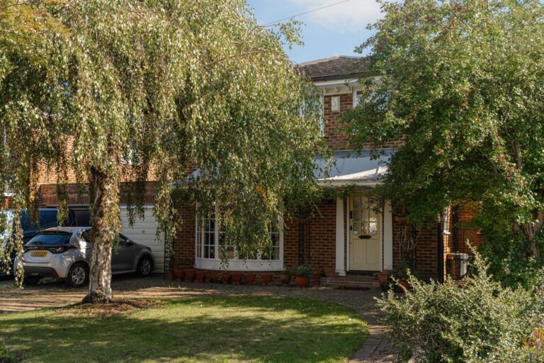 West Farm Drive, Ashtead