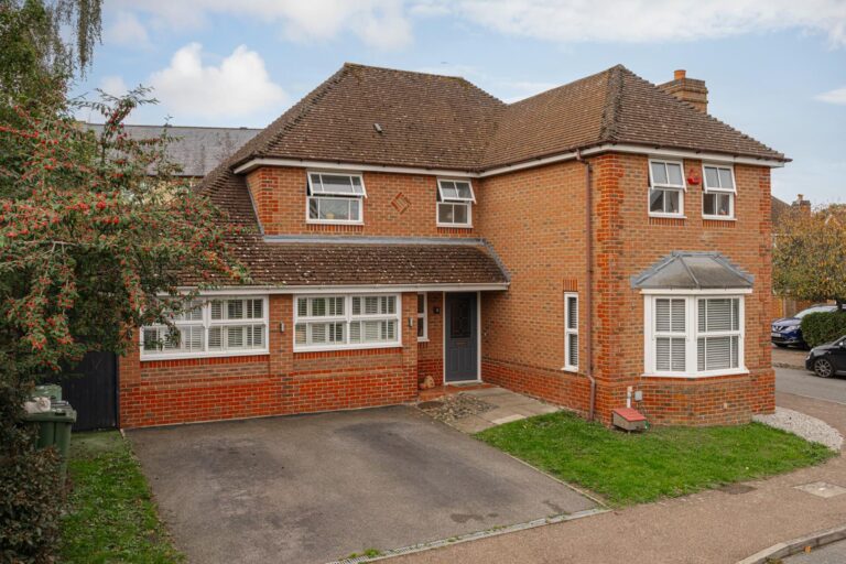 Oakwood Avenue, Epsom