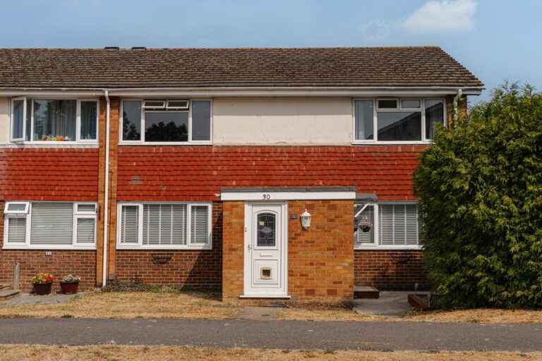 Moat Court, Ashtead